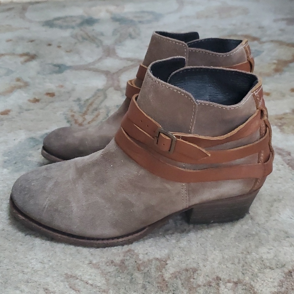H by Hudson Horrigan suede booties